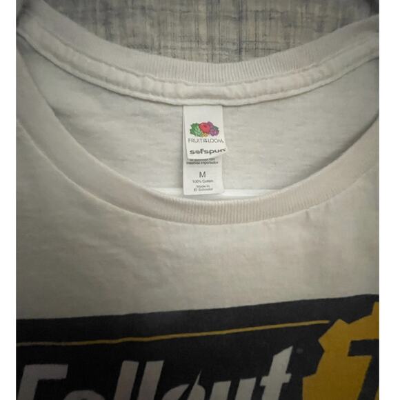 Fallout 76 Men’s T-Shirt – Size M – Power Armor Graphic – Gamer Tee – EUC - Picture 3 of 3